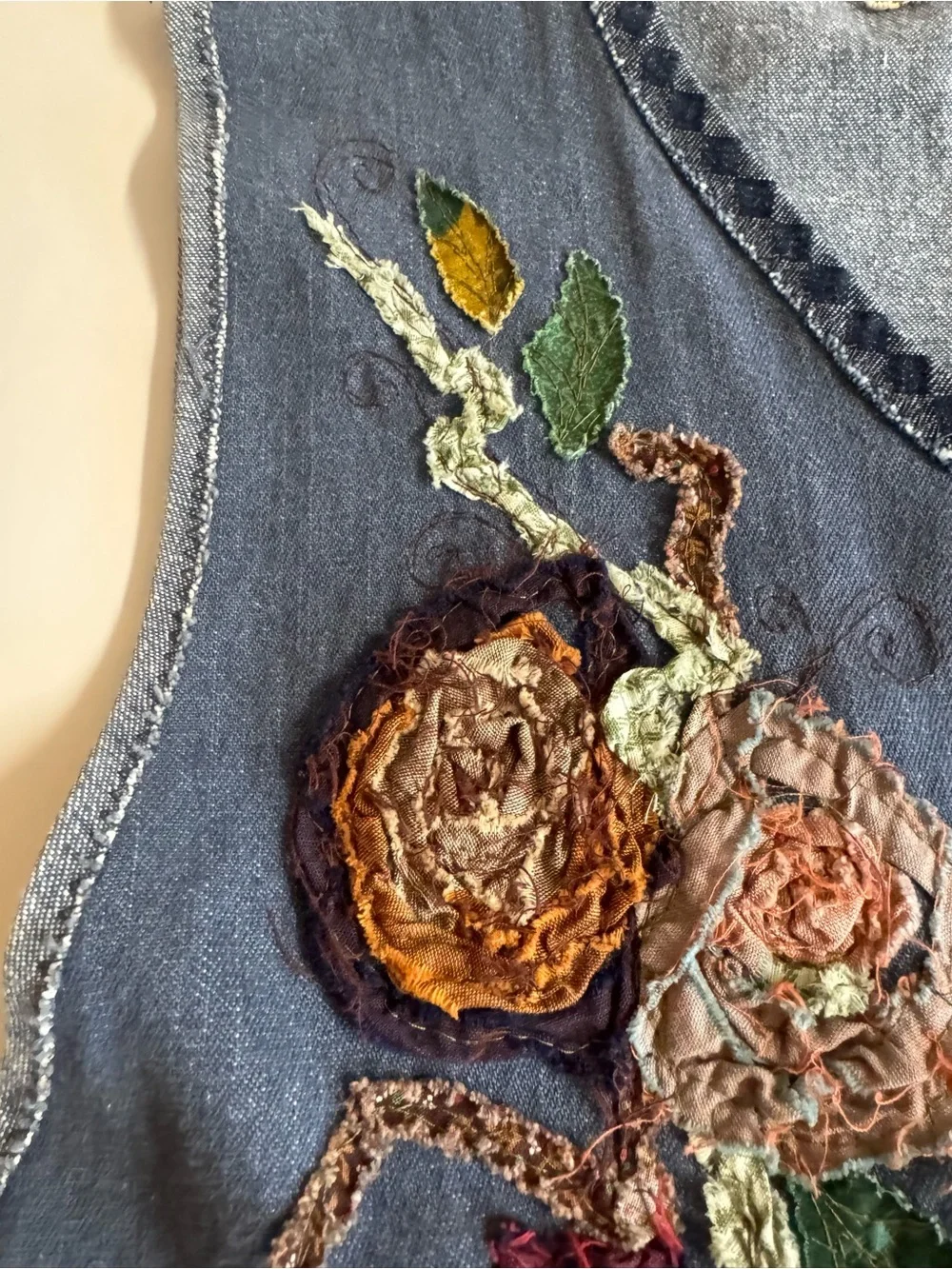 VTG. Artclothes - Handmade Denim Blue Vest Colorful Floral Applique,Embroidery.L